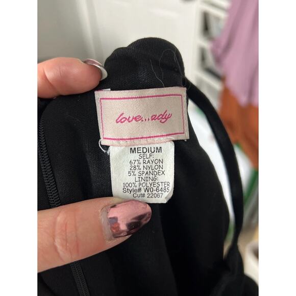 Love…Ady Black Romper Scallop Hem Halter Neck Sleeveless Cocktail Size Medium Wm - Picture 3 of 4